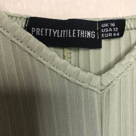 Pretty Little Thing V-Neck Jumpsuit Size 12 - Picture 3 of 5